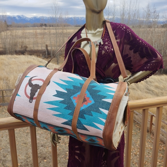 🎁Rug tooled leather duffel bag western tribal New - Picture 10 of 16